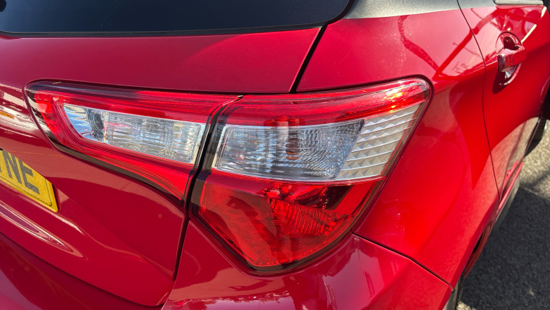 Toyota Yaris 1.5 VVT-i Y20 5dr [Bi-tone] Petrol Hatchback